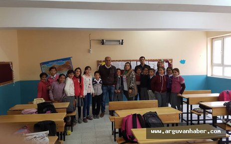 ARGUVANLI İŞ ADAMI KARDEŞLERDEN ÖĞRENCİLERE GİYECEK VE AYAKKABI YARDIMI