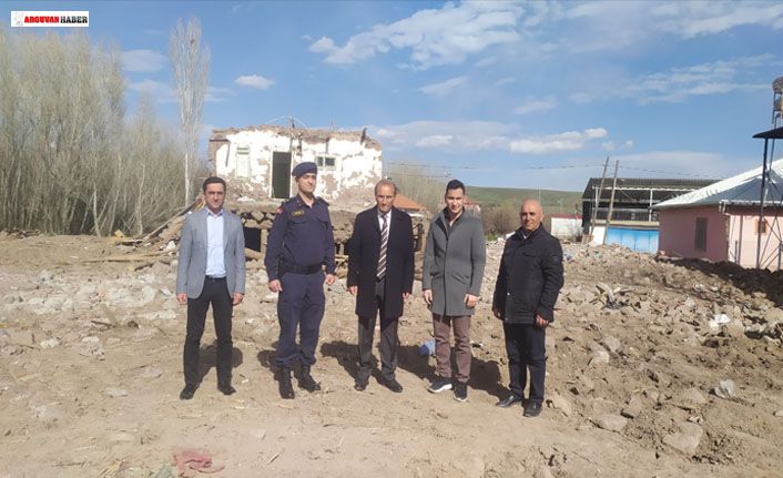 EYMİR MAHALLESİNDE DEPREMDE AĞIR HASAR ALAN VE YIKILAN EVLER İNCELENDİ  