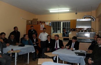 ARGUVAN KAYMAKAMI MESAİ SAATİNDEN SONRA ESNAF VE VATANDAŞLA BULUŞUYOR