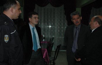 ARGUVAN KAYMAKAMI VE BELEDİYE BAŞKANI ESNAFI ZİYARET EDEREK BAYRAMLARINI KUTLADILAR