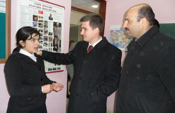 ARGUVAN KÖY OKULUNDA BİR ÖĞRENCİ 6500 SAYFA KİTAP OKUYARAK İLÇE REKORUNU KIRDI