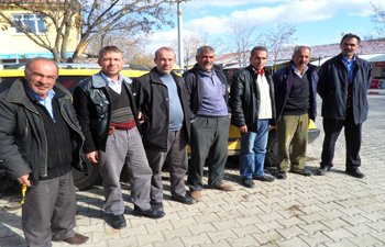 ARGUVANDAKİ ŞÖFÖRLER TRAFİK TESCİL İŞLEMLERİNİ ARGUVAN'DA YAPMAK İSTİYORLAR 