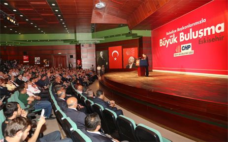 CHP’Lİ BELEDİYE BAŞKANLARI ESKİŞEHİR’DE TOPLANDI