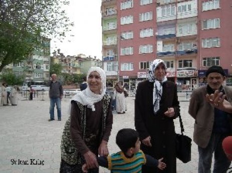  KİM BU DERT SOKASICALAR? (1)
