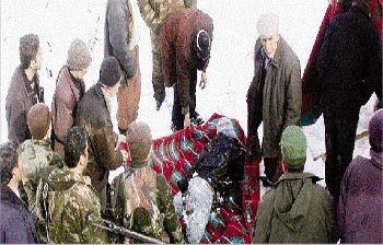 MALATYA\'DA 2 ÇOCUK ÇIĞ ALTINDA KALDI