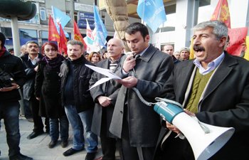 MALATYADA SİVİL TOPLUM ÖRGÜTLERİ TOPLU MEZARLAR KONUSUNDA BASIN AÇIKLAMASI YAPTILAR 