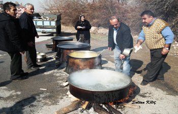 YUKARI SÜLMENLİ KÖYLÜLERİ MALATYADA ABDAL MUSA BİRLİK LOKMASI 