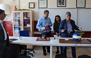 ARGUVAN’DA GÖREV YAPMIŞ DOKTORDAN OKUL LABORATUVARINA...