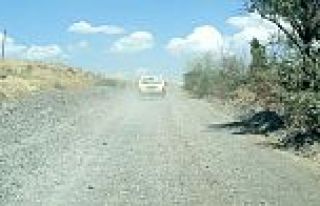 Karahöyük İstikametindeki Yol Çile Yolu Oldu