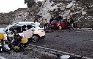 KARAHÜYÜKLÜ ÖĞRETMEN ÇİFT TRAFİK KAZASINDA...