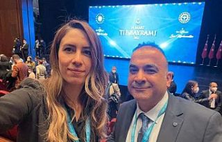 DOKTOR BARIŞ KUTLUTÜRK YILIN DOKTORU SEÇİLDİ 