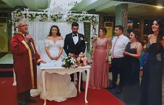ERSOY VE EMİNE ERENDEN TEŞEKKÜR MESAJI