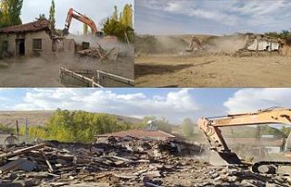 EYMİR MAHALLESİNDE DEPREMDE HASAR ALAN 49 EVİN...