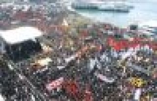 ON BİNLER ADALET İÇİN KADIKÖYE AKTI 
