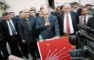 RAHMİ YÜCE’NİN BASIN AÇIKLAMASI MİTİNGE DÖNÜŞTÜ