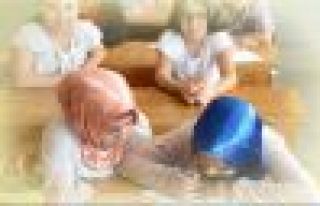 SÜRGÜDE ÖGRENCİLERE BAŞINI ÖRT BASKISI  